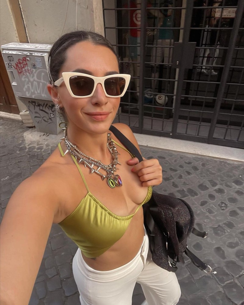 hande dogandemir in roma ve barselona paylasimlari yogun ilgi gordu